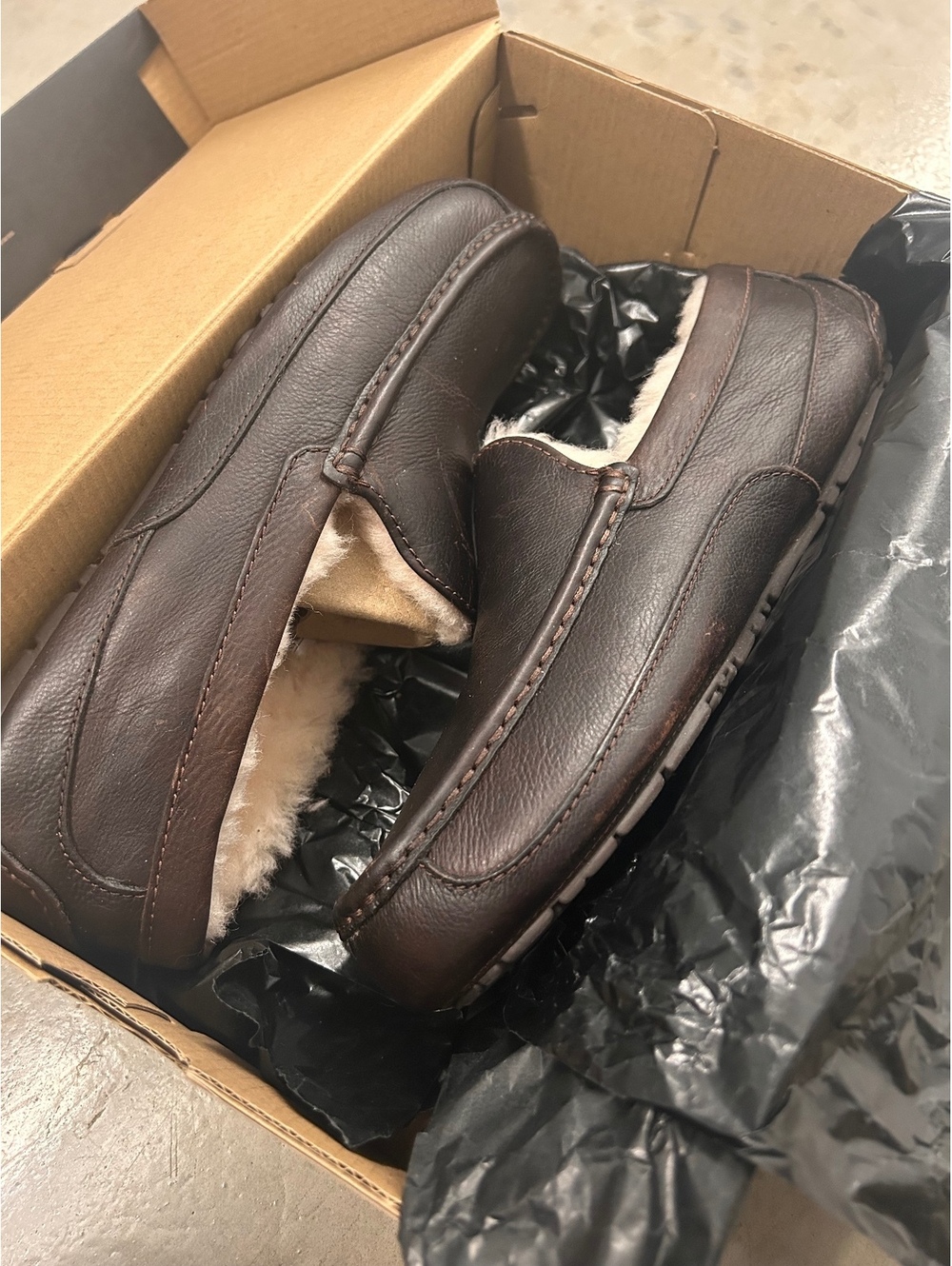 NEW in box UGG Men's Ascot Leather Slippers Dark Spice Size 11